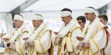 Ceremonia święceń czterech biskupów lefebrystów w Econe. Fot. PAP/EPA/CYRIL ZINGARO