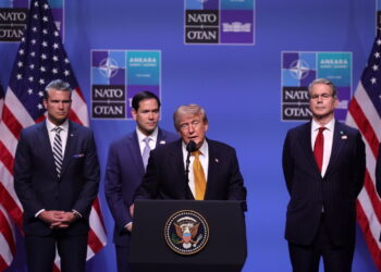 Konferencja prasowa Donalda Trumpa podczas szczytu NATO w Ankarze (PAP/EPA/NECATI SAVAS)