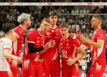 Maksymilian Granieczny, Tomasz Fornal, Artur Szalpuk, Jakub Majchrzak, Marcel Bakaj i Bartłomiej Bołądź. Fot. PAP/Tomasz Waszczuk