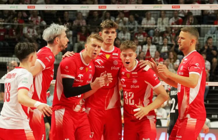 Maksymilian Granieczny, Tomasz Fornal, Artur Szalpuk, Jakub Majchrzak, Marcel Bakaj i Bartłomiej Bołądź. Fot. PAP/Tomasz Waszczuk