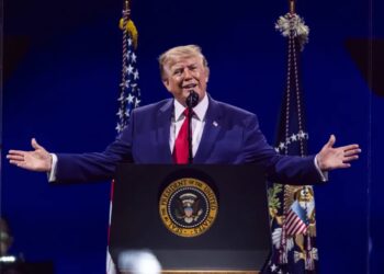Prezydent USA Donald Trump. Fot. PAP/EPA/JIM LO SCALZO / POOL