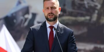 Szef MON Władysław Kosiniak-Kamysz przybył do Pałacu Prezydenckiego na spotkanie z prezydentem Karolem Nawrockim. Fot. PAP/Paweł Supernak