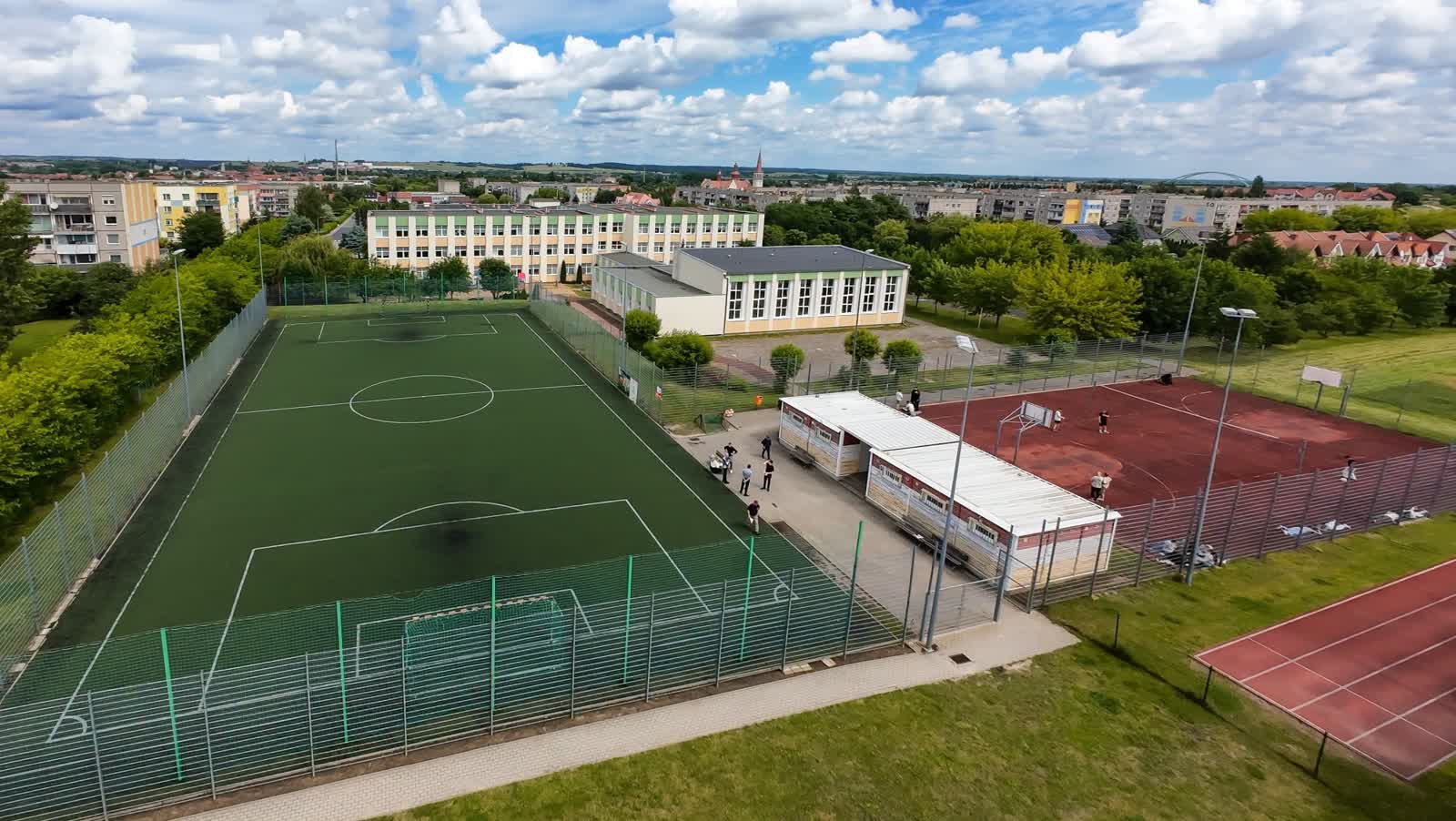 Wakacyjny remont Orlika w Świebodzinie