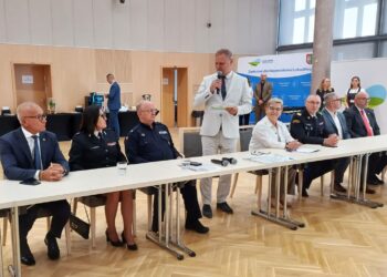 Podpisanie umów na dofinansowania dla lubuskiej OSP w ramach programów WFOŚiGW: "Lubuski strażak" i "Ekolub" (fot. Piotr Bakselerowicz)