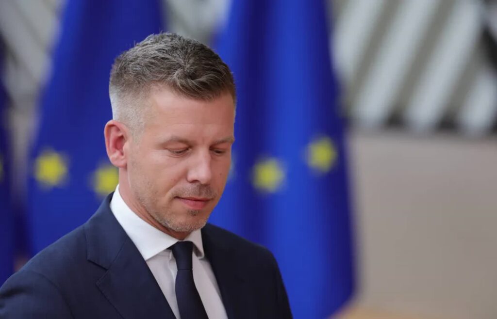 Peter Magyar Fot. PAP/EPA/OLIVIER MATTHYS