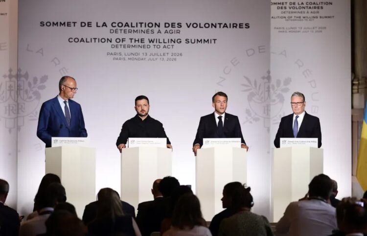 Od lewej kanclerz Niemiec Friedrich Merz, prezydent Ukrainy Wołodymyr Zełenski, prezydent Francji Emmanuel Macron i premier Wielkiej Brytani Keir Starmer. Fot. PAP/EPA/TERESA SUAREZ / POOL