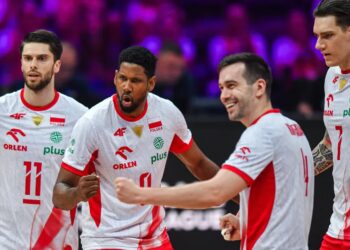 Od lewej: Aleksander Śliwka, Wilfredo Leon, Marcin Komenda i Bartłomiej Lemański, fot. PAP/Art Service