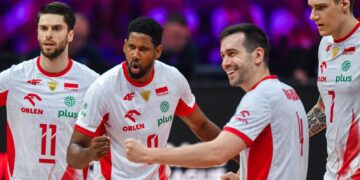 Od lewej: Aleksander Śliwka, Wilfredo Leon, Marcin Komenda i Bartłomiej Lemański, fot. PAP/Art Service