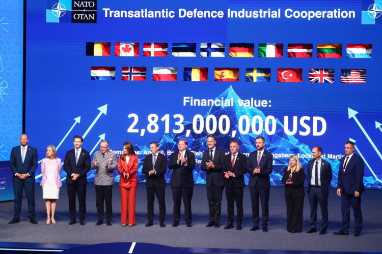 Ankara. USA, Polska, Niemcy, Holandia i Szwecja podpisały oświadczenie woli z firmą Lockheed Martin ws. utworzenia europejskiego centrum serwisowania pocisków PAC-3 (PAP/Art Service)