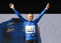 Kamil Małecki z grupy Q36.5 Pro Cycling Team w koszulce dla najaktywniejszego kolarza na mecie 1. etapu wyścigu Tour de Pologne w Koszalinie. Fot. PAP/Marcin Bielecki
