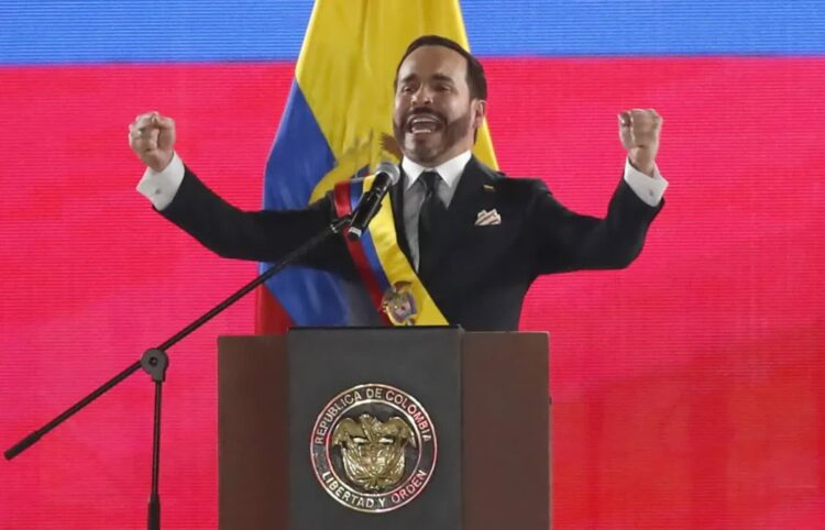 Abelardo de la Espriella podczas przemówienia, fot. PAP/EPA/EFE/ERNESTO GUZMAN JR