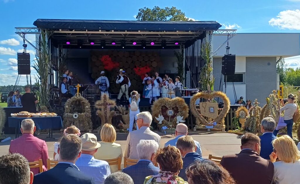 II Polsko-Niemiecki Festiwal Produktów Tradycyjnych, czyli dożynki powiatowo-gminne w Kargowej (fot. Piotr Bakselerowicz)