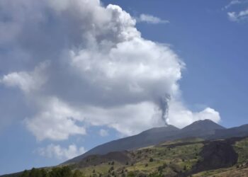 Etna znów aktywna. Fot. PAP/EPA/ORIETTA