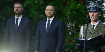Prezydent RP Karol Nawrocki (C) oraz wicepremier, minister obrony narodowej Władysław Kosiniak-Kamysz. Fot. PAP/Piotr Nowak