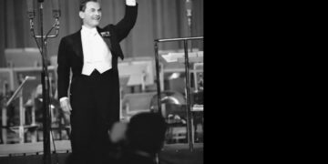 Polska, 1958 r. Jan Kiepura na scenie. Fot. PAP/CAF/Zbigniew Matuszewski