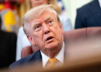 Na zdjęciu amerykański prezydent Donald Trump (PAP/EPA/Allison Robbert / POOL)