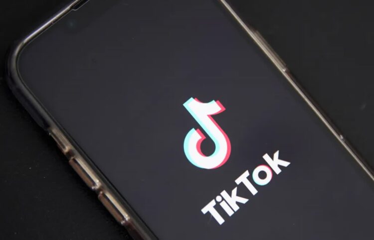 TikTok logo. Fot. PAP/EPA/CAROLINE BREHMAN