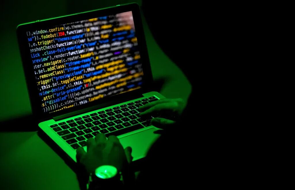 Cyberatak (zdjęcie ilustracyjne). Fot. EPA/SASCHA STEINBACH