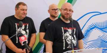 Przy mikrofonie Karol Kolba, dyrektor Solanin Film Festiwal (fot. Paweł Wańczko/lubuskie.pl)