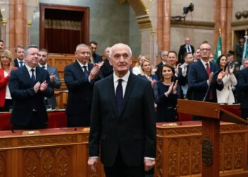 Andras Baka. Fot. PAP/EPA/ SZILARD KOSZTICSAK