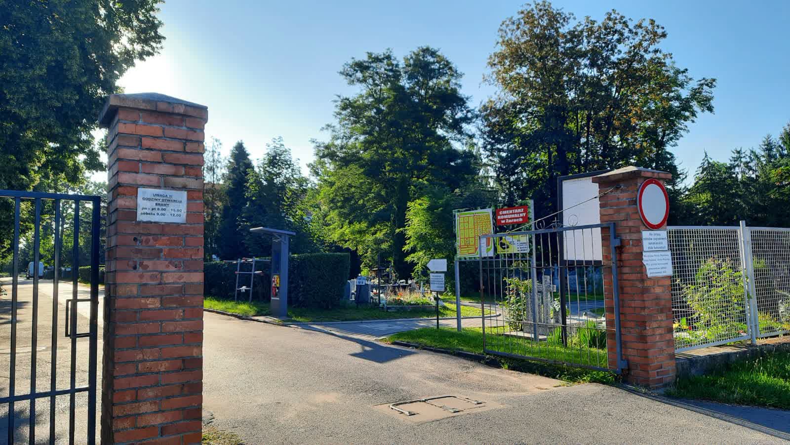 Przy żarskich cmentarzach powstaną zniczodzielnie