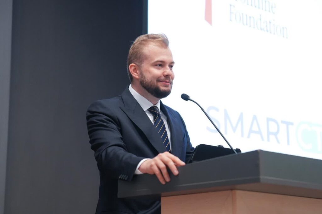 x.com/Michal_Moskal