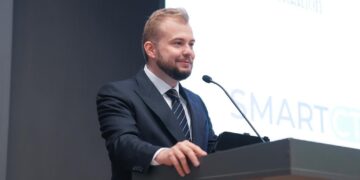 x.com/Michal_Moskal