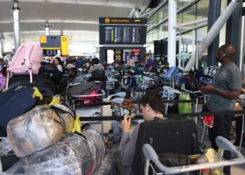 Utrudnienia na lotnisku Heathrow, fot. PAP/EPA/NEIL HALL