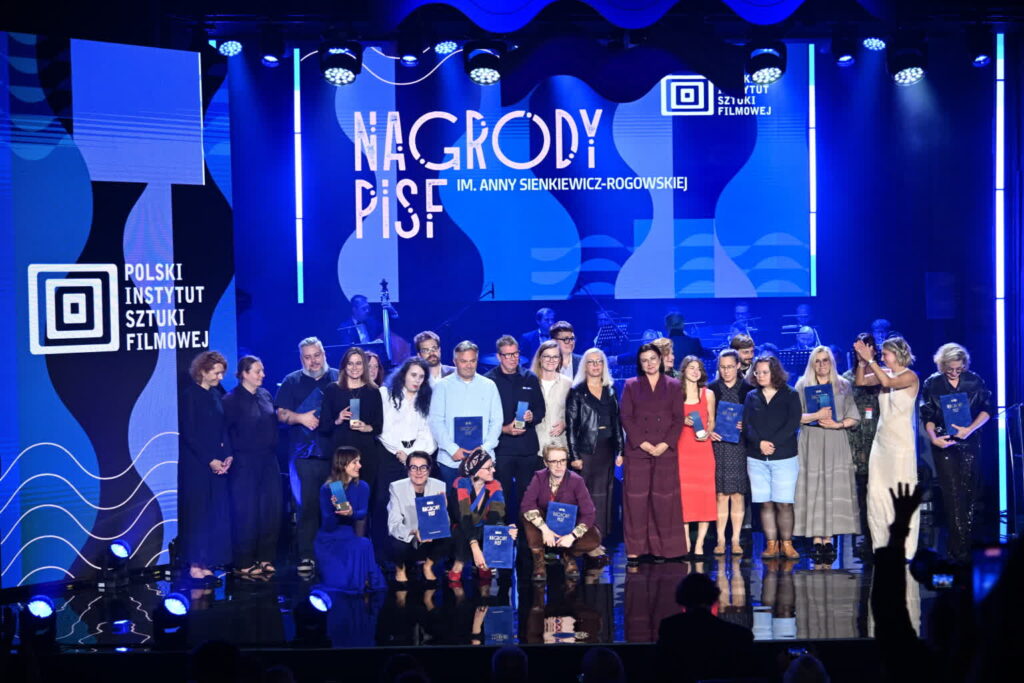 Nagrodzeni i wyróżnieni podczas gali wręczenia nagród Polskiego Instytutu Sztuki Filmowej w ramach 51. Festiwalu Polskich Filmów Fabularnych w Gdyni. Fot. PAP/Andrzej Jackowski