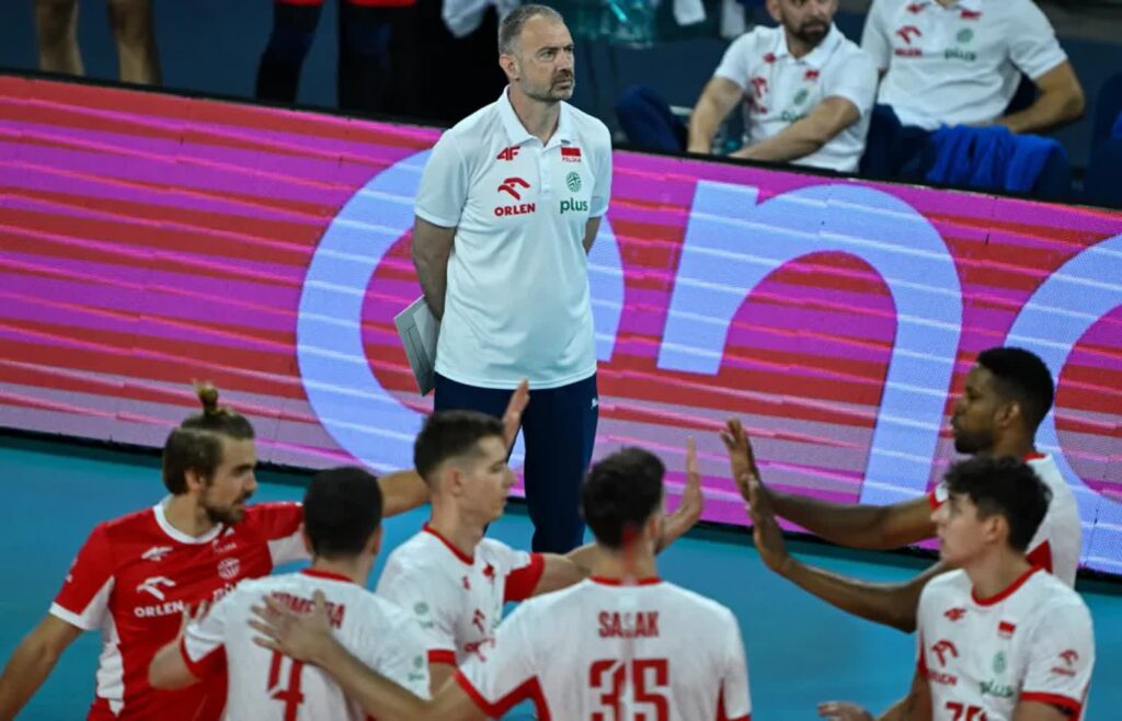 Trener Nikola Grbic i polscy siatkarze, fot. PAP/Darek Delmanowicz