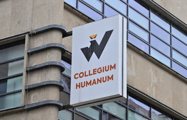 Siedziba Collegium Humanum Fot. PAP/Maciej Kulczyński