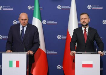 Wicepremier, minister obrony narodowej Władysław Kosiniak-Kamysz i minister obrony Włoch Guido Crosetto Fot. PAP/Paweł Supernak