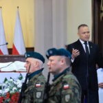 ŁÓDŹ. POGRZEB DZIECI OFIAR NIEMIECKIEGO OBOZU PRZY PRZEMYSŁOW. Fot. PAP/Marian Zubrzycki