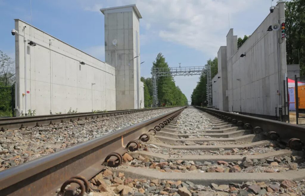 Przejście graniczne Braniewo-Mamonowo Fot. PAP/Tomasz Waszczuk