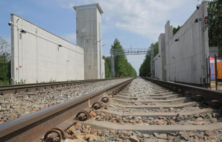 Przejście graniczne Braniewo-Mamonowo Fot. PAP/Tomasz Waszczuk