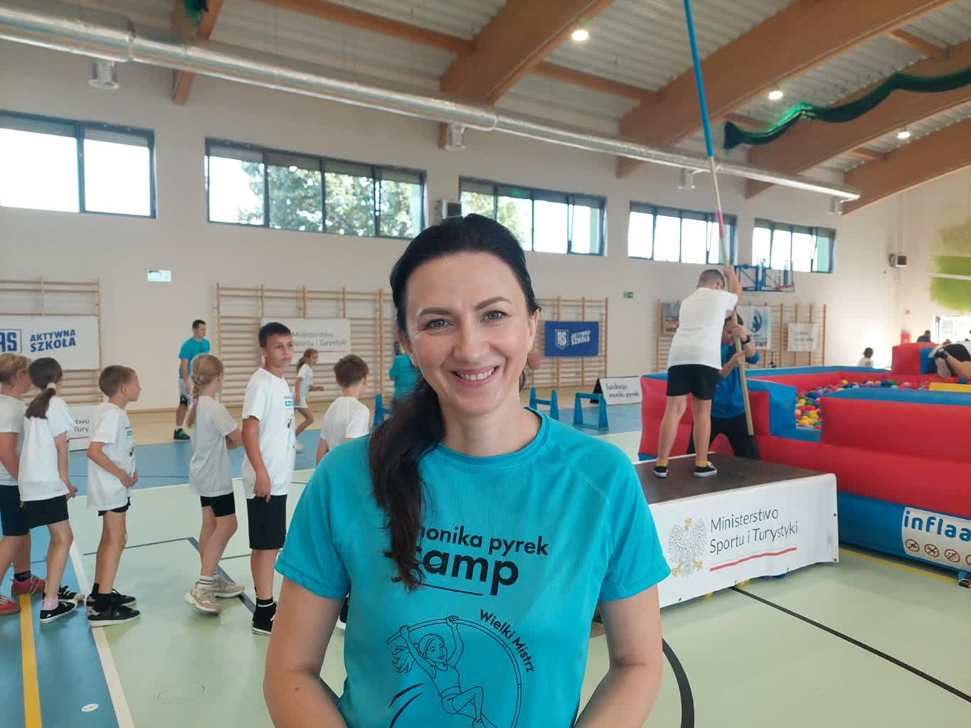 Monika Pyrek w Przyborowie. Dzieci próbowały nie tylko skoku o tyczce