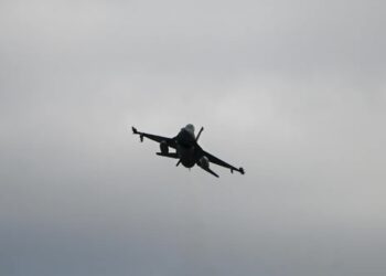 Myśliwiec F-16, fot. PAP/Darek Delmanowicz