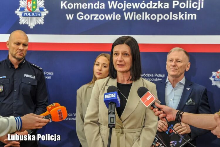 Konferencja prasowa przed spotkaniem inaugurującym program "Przyszłość a Ty" (fot. Lubuska Policja)