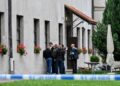 Policyjne bariery w miejscu ataku nożownika na terenie Jarosławskiego Opactwa przy ulicy Benedyktyńskiej w Jarosławiu, fot. PAP/Piotr Polak