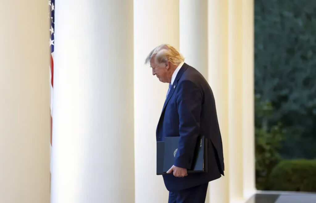 Donald Trump, fot. PAP/EPA/JIM LO SCALZO / POOL