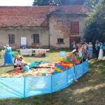 Przegląd podmiotów ekonomii społecznej na terenie pałacu w Bojadłach. Wydarzenie zorganizował ROPS w Zielonej Górze (fot. Piotr Bakselerowicz)