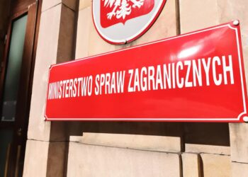MSZ: uznajemy za niedopuszczalny atak dronowy wymierzony w Mekkę. Fot. PAP/Albert Zawada
