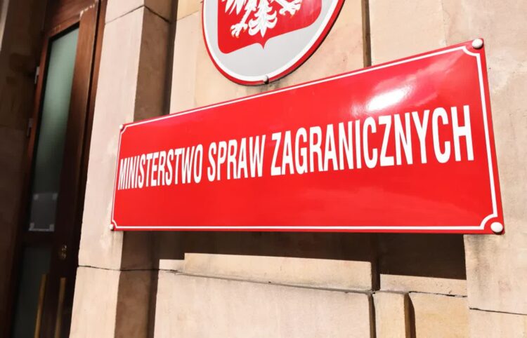 MSZ: uznajemy za niedopuszczalny atak dronowy wymierzony w Mekkę. Fot. PAP/Albert Zawada