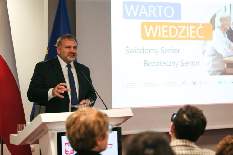 GORZÓW WIELKOPOLSKI BRIEFING ŚWIADOMY SENIOR - BEZPIECZNY SENIOR. Fot. PAP/Lech Muszyński