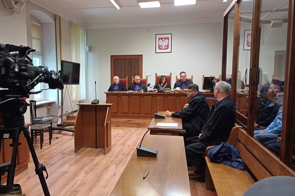 Posiedzenie w Sądzie Okręgowym w Zielonej Górze. Piotrowi M, właścicielowi strzelnicy, grozi dożywocie. Należące do niego psy śmiertelnie pogryzły 46-latka (fot. Piotr Bakselerowicz)