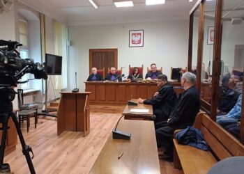 Posiedzenie w Sądzie Okręgowym w Zielonej Górze. Piotrowi M, właścicielowi strzelnicy, grozi dożywocie. Należące do niego psy śmiertelnie pogryzły 46-latka (fot. Piotr Bakselerowicz)