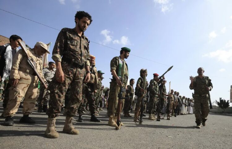 Rebelianci Huti, fot. PAP/EPA/YAHYA ARHAB