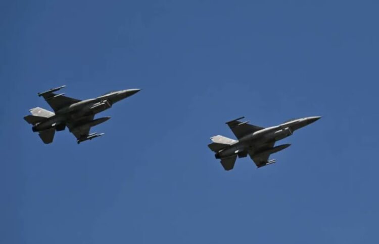 Samoloty F-16 Fot. PAP/Radek Pietruszka