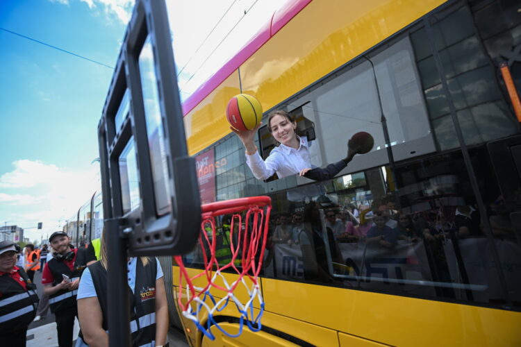 Warszawa, 19.09.2026. 12. Europejskie Mistrzostwa Motorniczych Tram-Em w Warszawie, 19 bm. W zawodach startuje 26 reprezentacji z europejskich miast oraz australijska dru¿yna z Melbourne. (mr) PAP/Marcin Obara