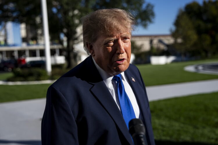 Prezydent Donald Trump. Fot. PAP/EPA/BONNIE CASH / POOL